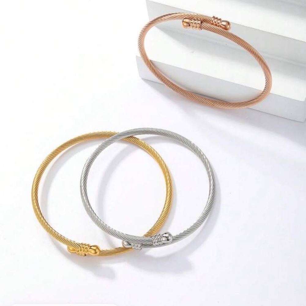 - New 3 piece bracelet set - Picture 3 of 5